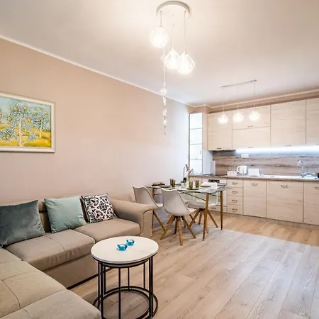 Апартаменты Aquamarine *