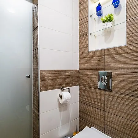 Aquamarine Apartment