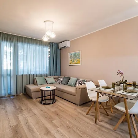 Aquamarine Apartment